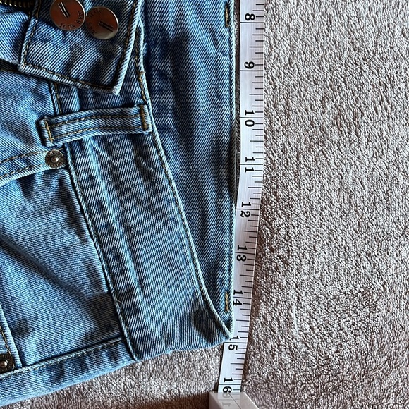 Womens light blue jeans, lightly loved and nice fit - Picture 4 of 6